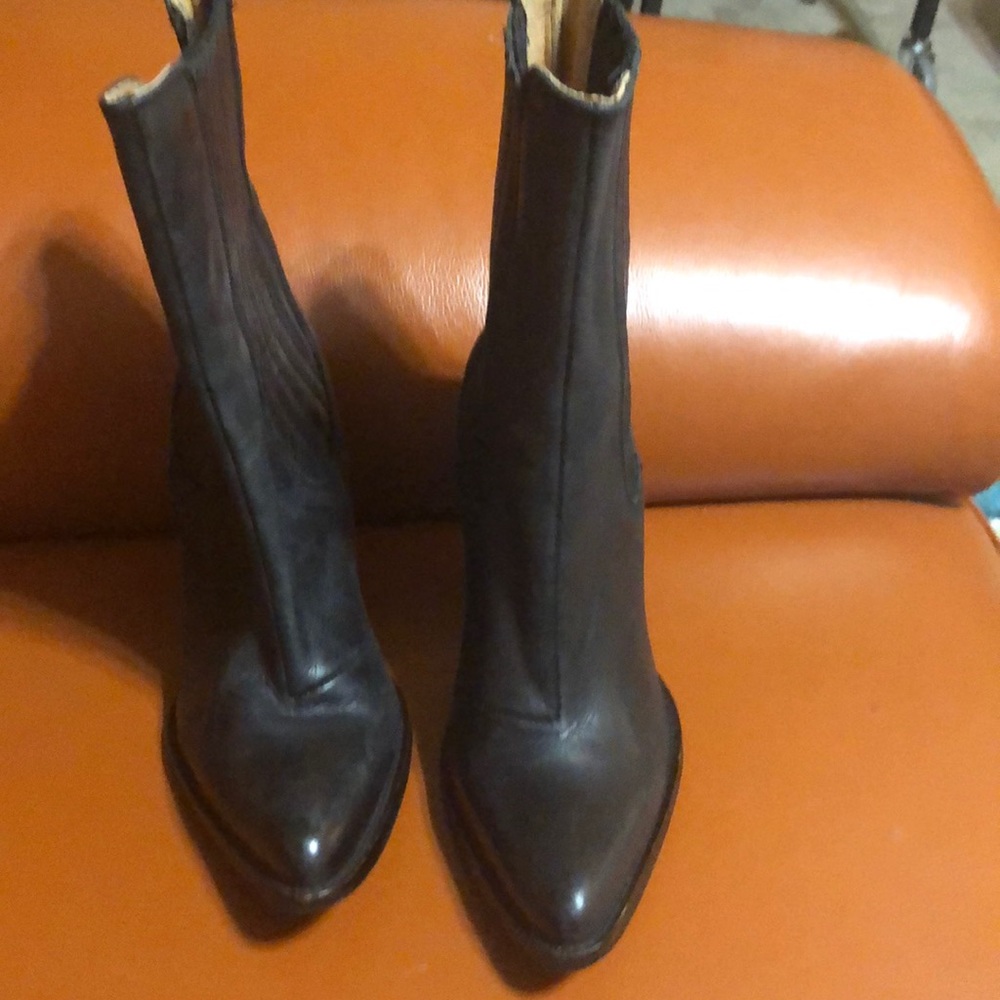 VALENTINO GARAVANI LEATHER BOOTS